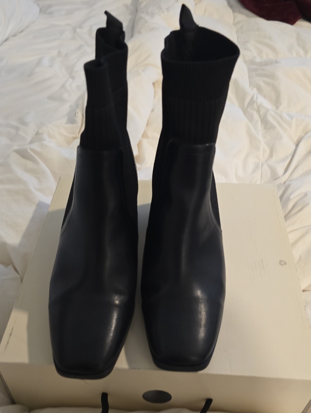 Journee Harlowe Chelsea Boot